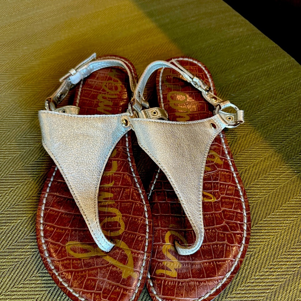 Sam Edelman gold thong sandals. Size 7